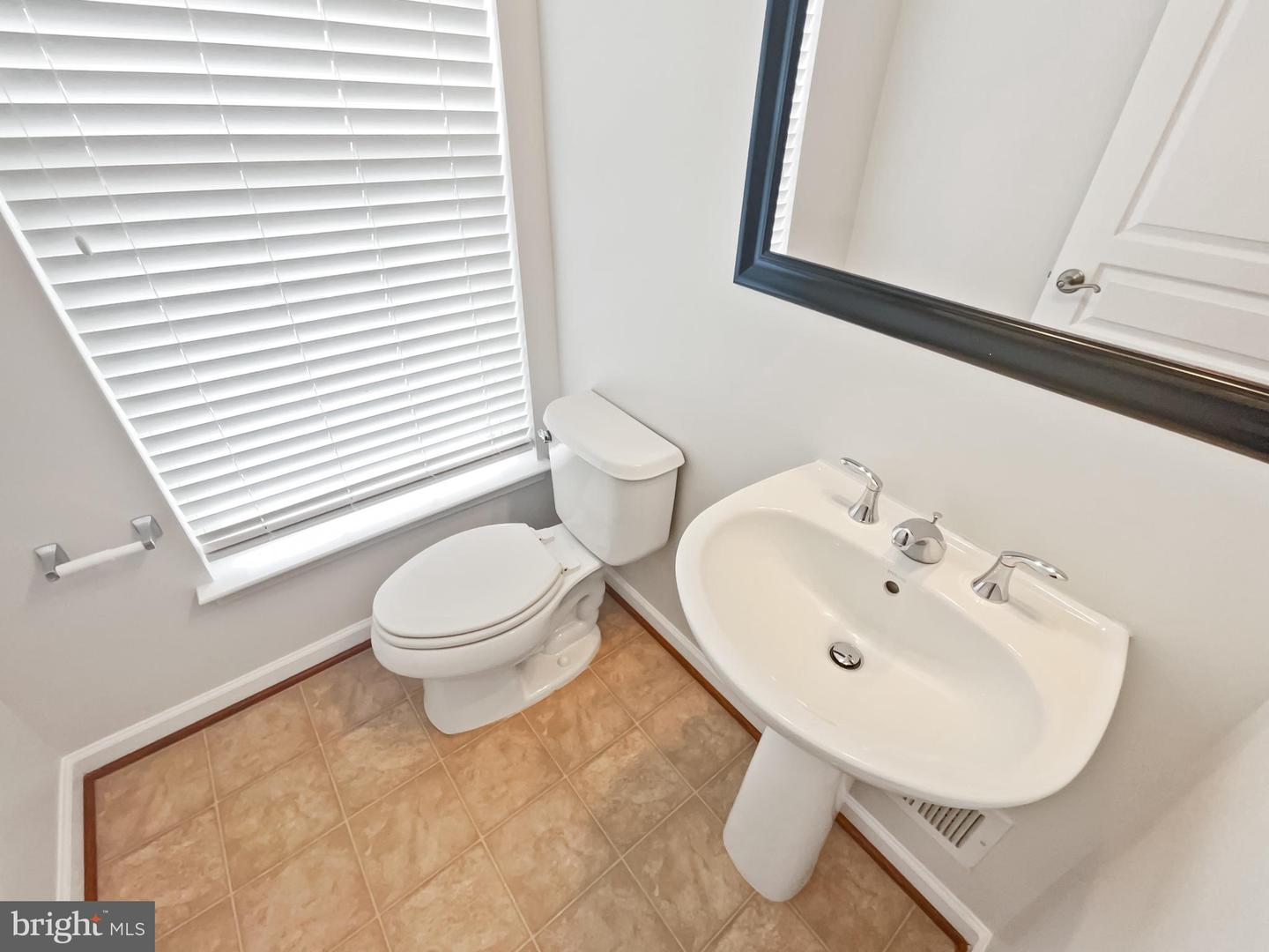 8366 SCOTLAND LOOP, MANASSAS, Virginia 20109, 3 Bedrooms Bedrooms, ,3 BathroomsBathrooms,Residential,For sale,8366 SCOTLAND LOOP,VAPW2100050 MLS # VAPW2100050