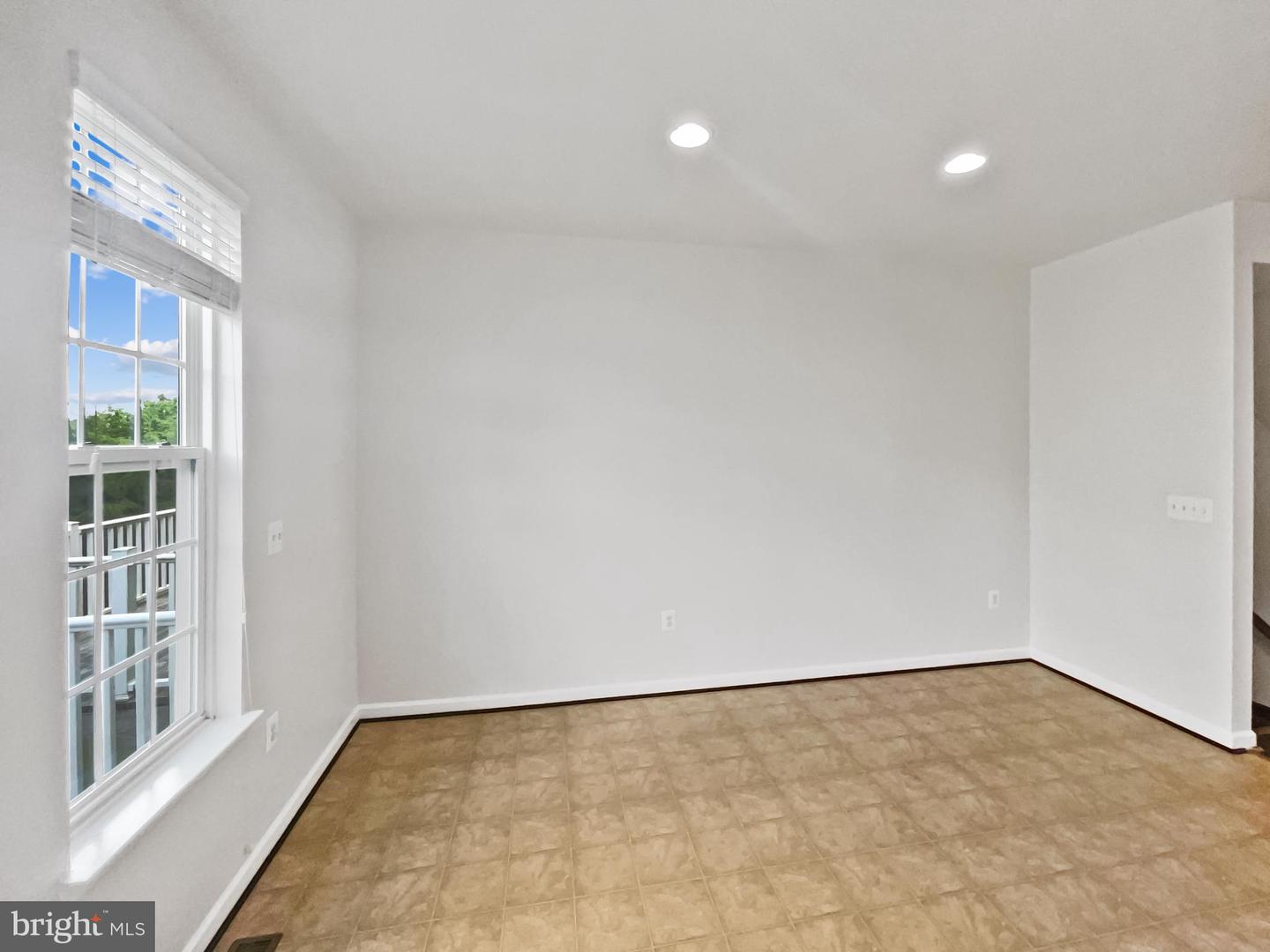 8366 SCOTLAND LOOP, MANASSAS, Virginia 20109, 3 Bedrooms Bedrooms, ,3 BathroomsBathrooms,Residential,For sale,8366 SCOTLAND LOOP,VAPW2100050 MLS # VAPW2100050
