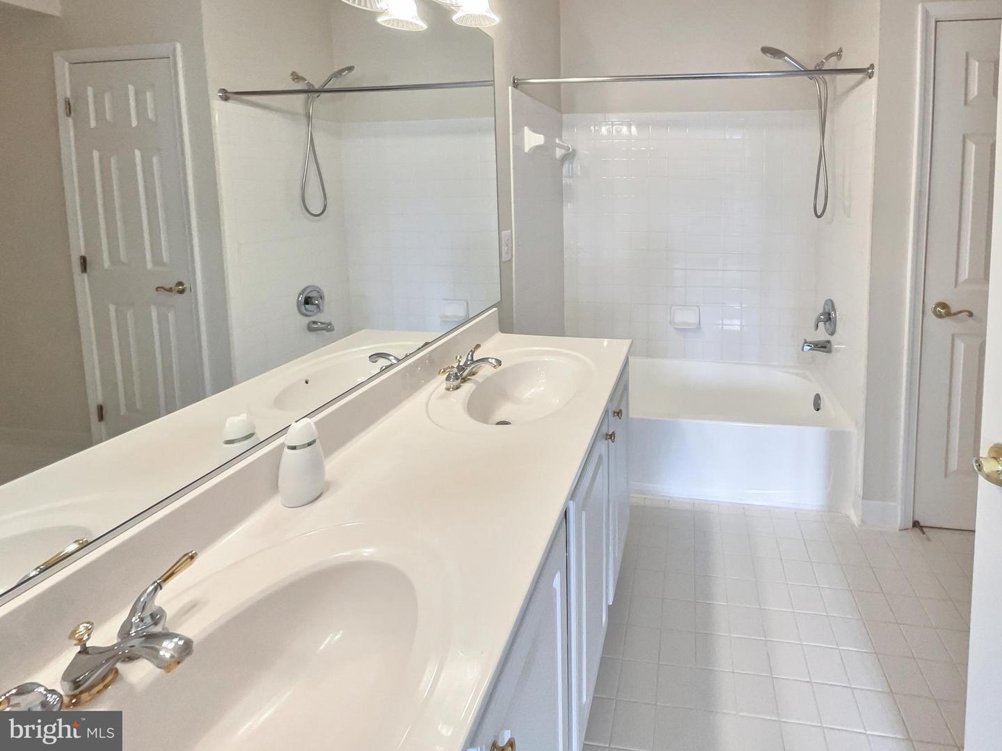 4675 RED ADMIRAL WAY #149, FAIRFAX, Virginia 22033, 3 Bedrooms Bedrooms, ,3 BathroomsBathrooms,Residential,For sale,4675 RED ADMIRAL WAY #149,VAFX2257710 MLS # VAFX2257710