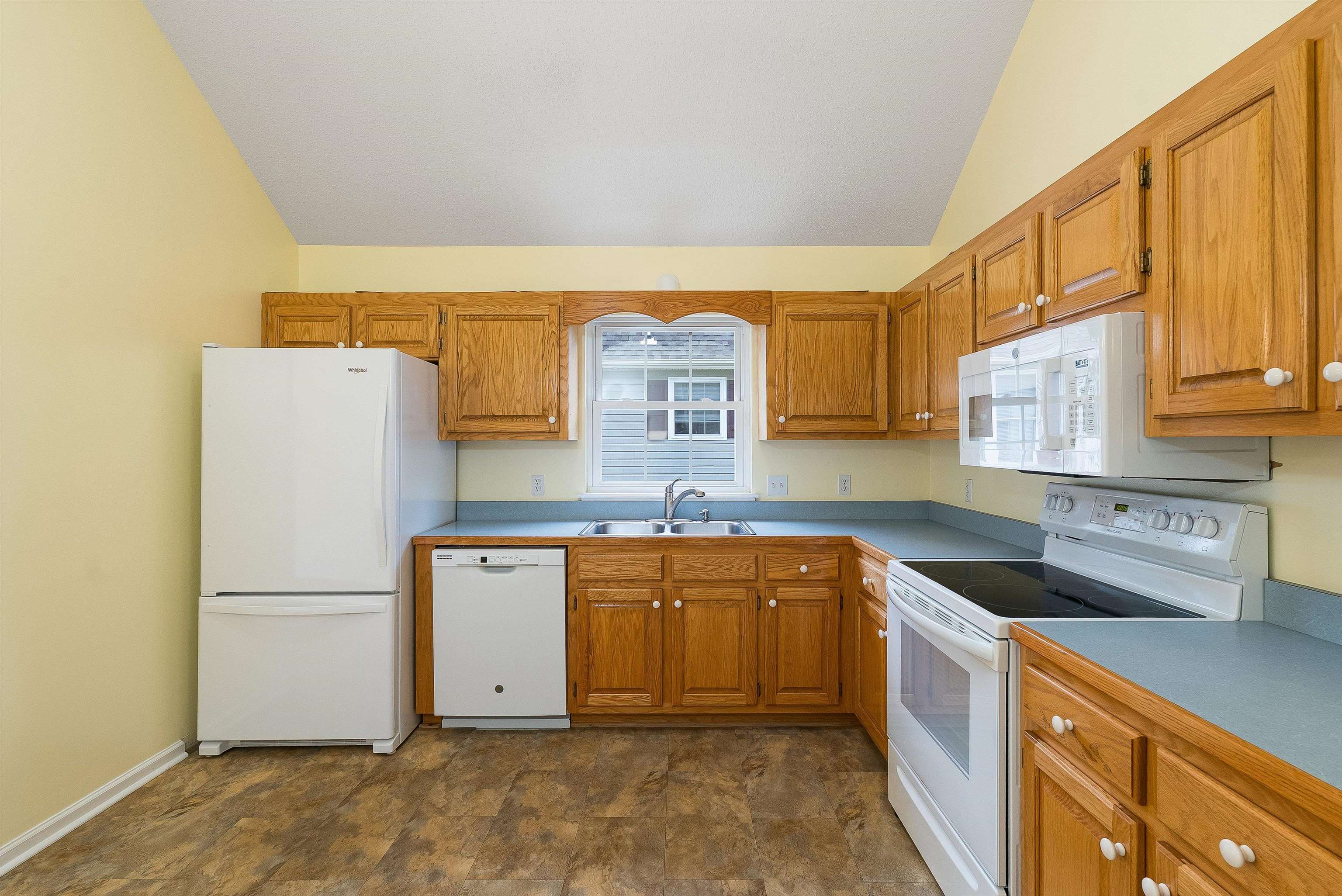 24 ASHLEIGH DR, WAYNESBORO, Virginia 22980, 2 Bedrooms Bedrooms, ,2 BathroomsBathrooms,Residential,24 ASHLEIGH DR,667160 MLS # 667160