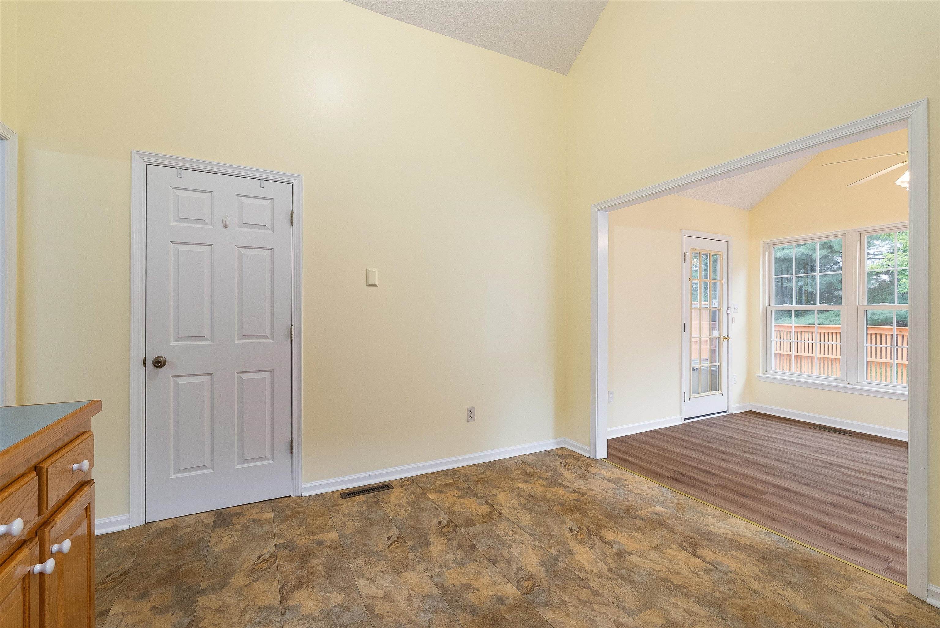 24 ASHLEIGH DR, WAYNESBORO, Virginia 22980, 2 Bedrooms Bedrooms, ,2 BathroomsBathrooms,Residential,24 ASHLEIGH DR,667160 MLS # 667160