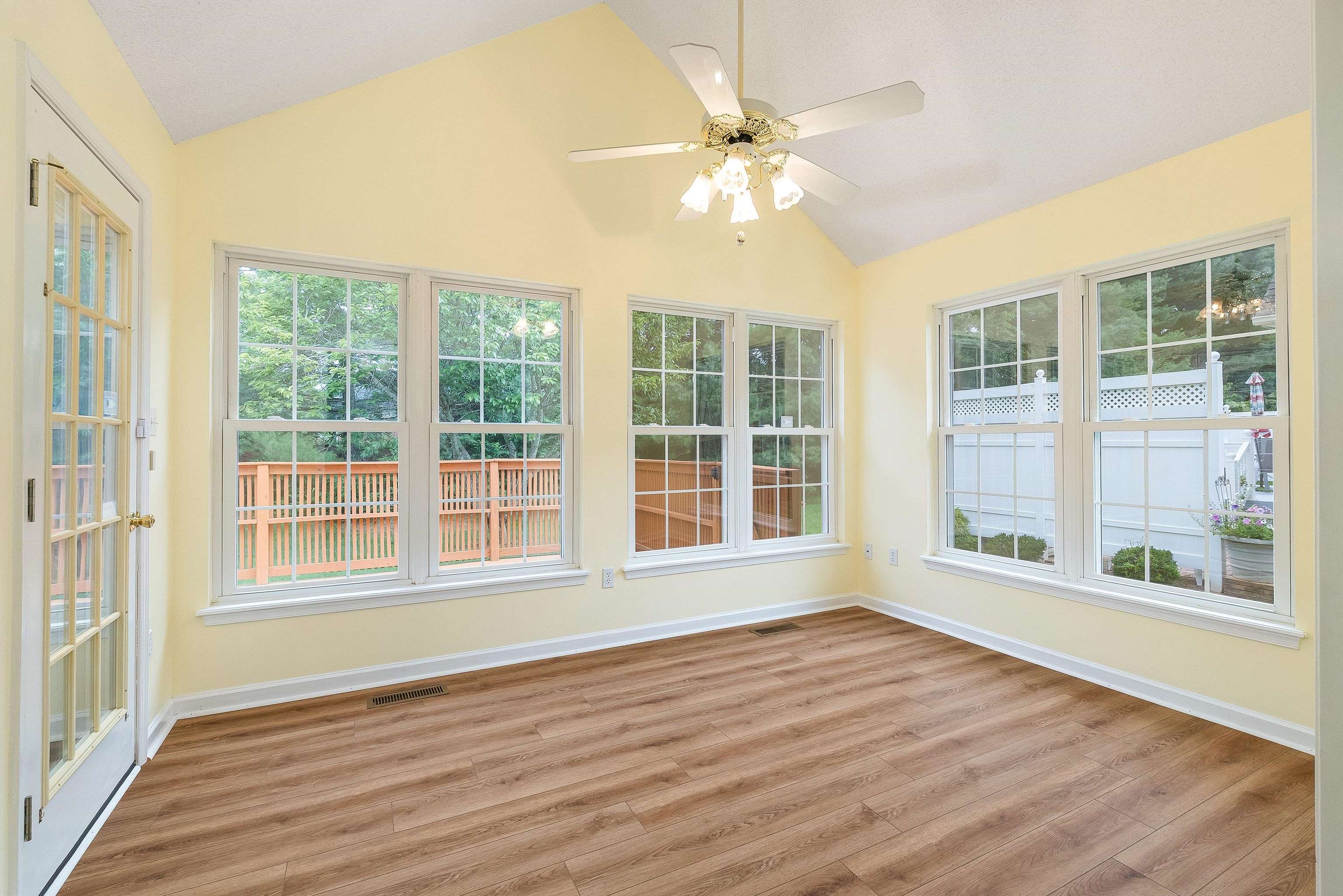 24 ASHLEIGH DR, WAYNESBORO, Virginia 22980, 2 Bedrooms Bedrooms, ,2 BathroomsBathrooms,Residential,24 ASHLEIGH DR,667160 MLS # 667160