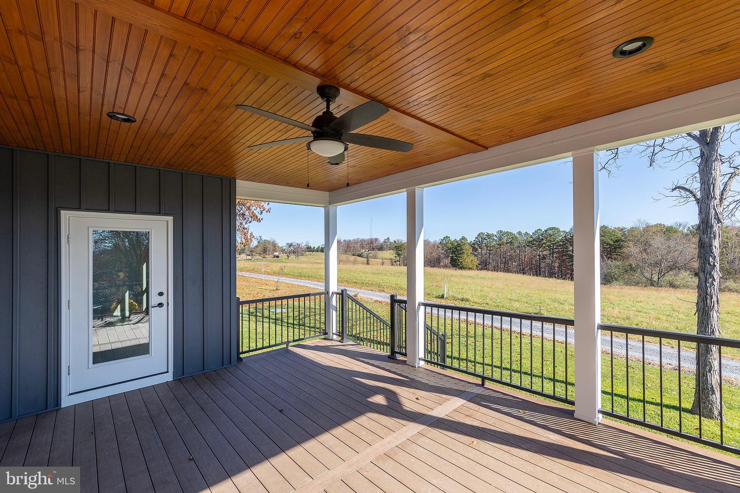 125 LAKE HOLIDAY ROAD, CROSS JUNCTION, Virginia 22625, 4 Bedrooms Bedrooms, 11 Rooms Rooms,3 BathroomsBathrooms,Residential,For sale,125 LAKE HOLIDAY ROAD,VAFV2034466 MLS # VAFV2034466