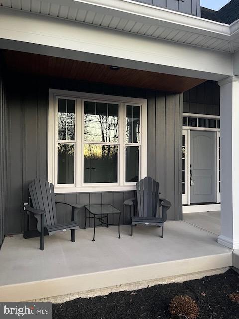 125 LAKE HOLIDAY ROAD, CROSS JUNCTION, Virginia 22625, 4 Bedrooms Bedrooms, 11 Rooms Rooms,3 BathroomsBathrooms,Residential,For sale,125 LAKE HOLIDAY ROAD,VAFV2034466 MLS # VAFV2034466