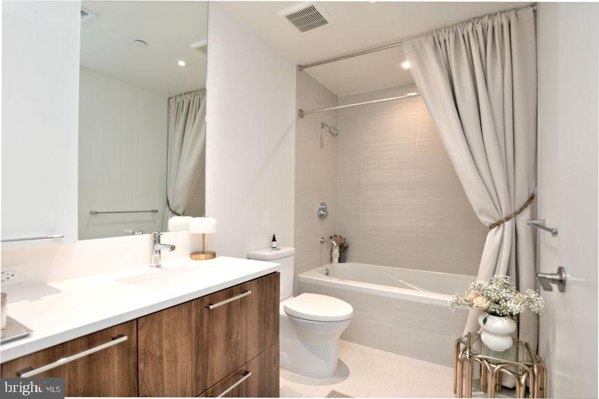 1650 SILVER HILL DR #1007, MCLEAN, Virginia 22102, 2 Bedrooms Bedrooms, ,2 BathroomsBathrooms,Residential,For sale,1650 SILVER HILL DR #1007,VAFX2250076 MLS # VAFX2250076