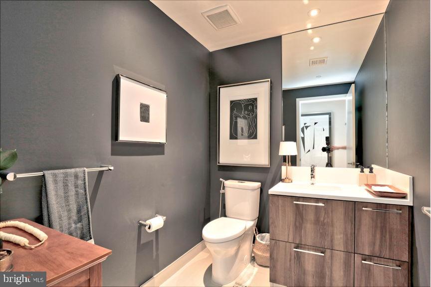 1650 SILVER HILL DR #1007, MCLEAN, Virginia 22102, 2 Bedrooms Bedrooms, ,2 BathroomsBathrooms,Residential,For sale,1650 SILVER HILL DR #1007,VAFX2250076 MLS # VAFX2250076