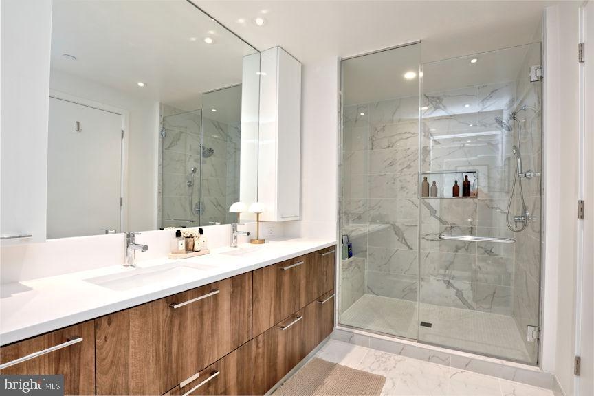 1650 SILVER HILL DR #1007, MCLEAN, Virginia 22102, 2 Bedrooms Bedrooms, ,2 BathroomsBathrooms,Residential,For sale,1650 SILVER HILL DR #1007,VAFX2250076 MLS # VAFX2250076