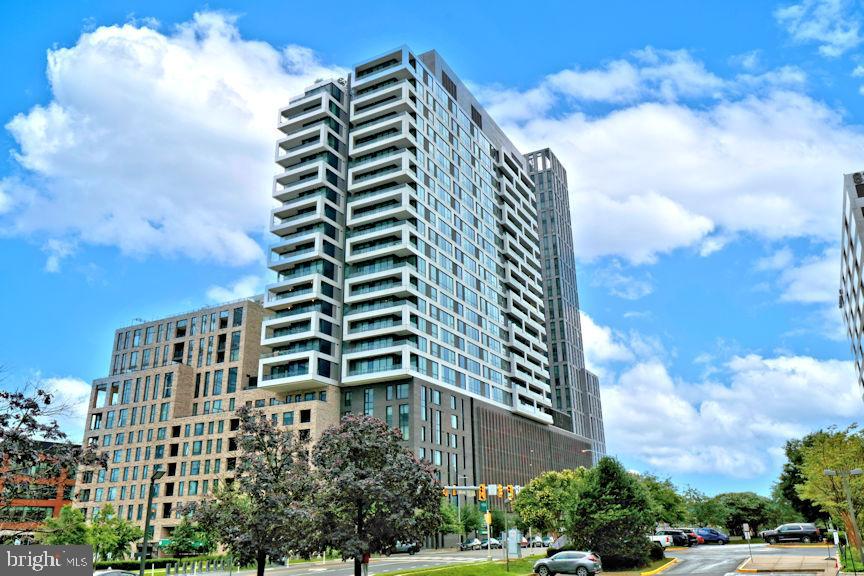 1650 SILVER HILL DR #1007, MCLEAN, Virginia 22102, 2 Bedrooms Bedrooms, ,2 BathroomsBathrooms,Residential,For sale,1650 SILVER HILL DR #1007,VAFX2250076 MLS # VAFX2250076