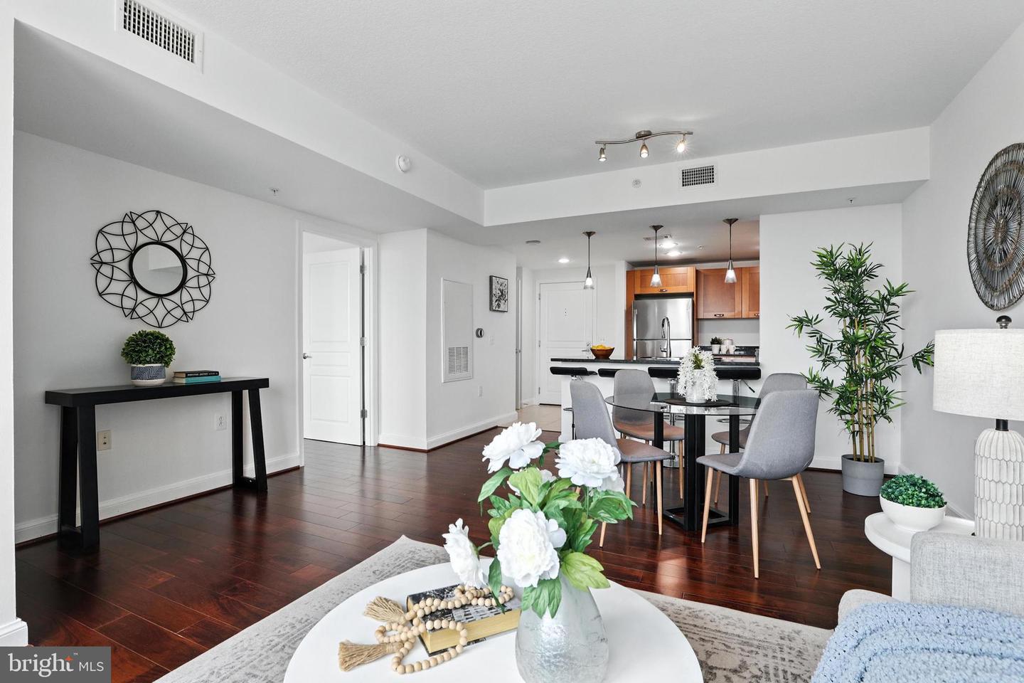 2451 MIDTOWN AVE #1108, ALEXANDRIA, Virginia 22303, 1 Bedroom Bedrooms, ,1 BathroomBathrooms,Residential,For sale,2451 MIDTOWN AVE #1108,VAFX2253152 MLS # VAFX2253152