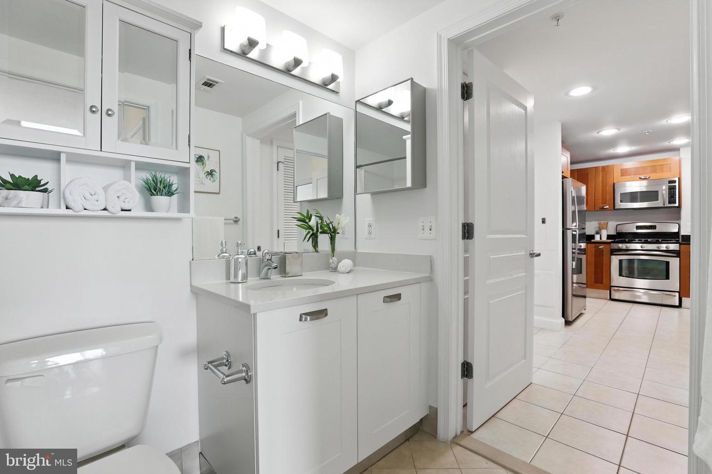 2451 MIDTOWN AVE #1108, ALEXANDRIA, Virginia 22303, 1 Bedroom Bedrooms, ,1 BathroomBathrooms,Residential,For sale,2451 MIDTOWN AVE #1108,VAFX2253152 MLS # VAFX2253152