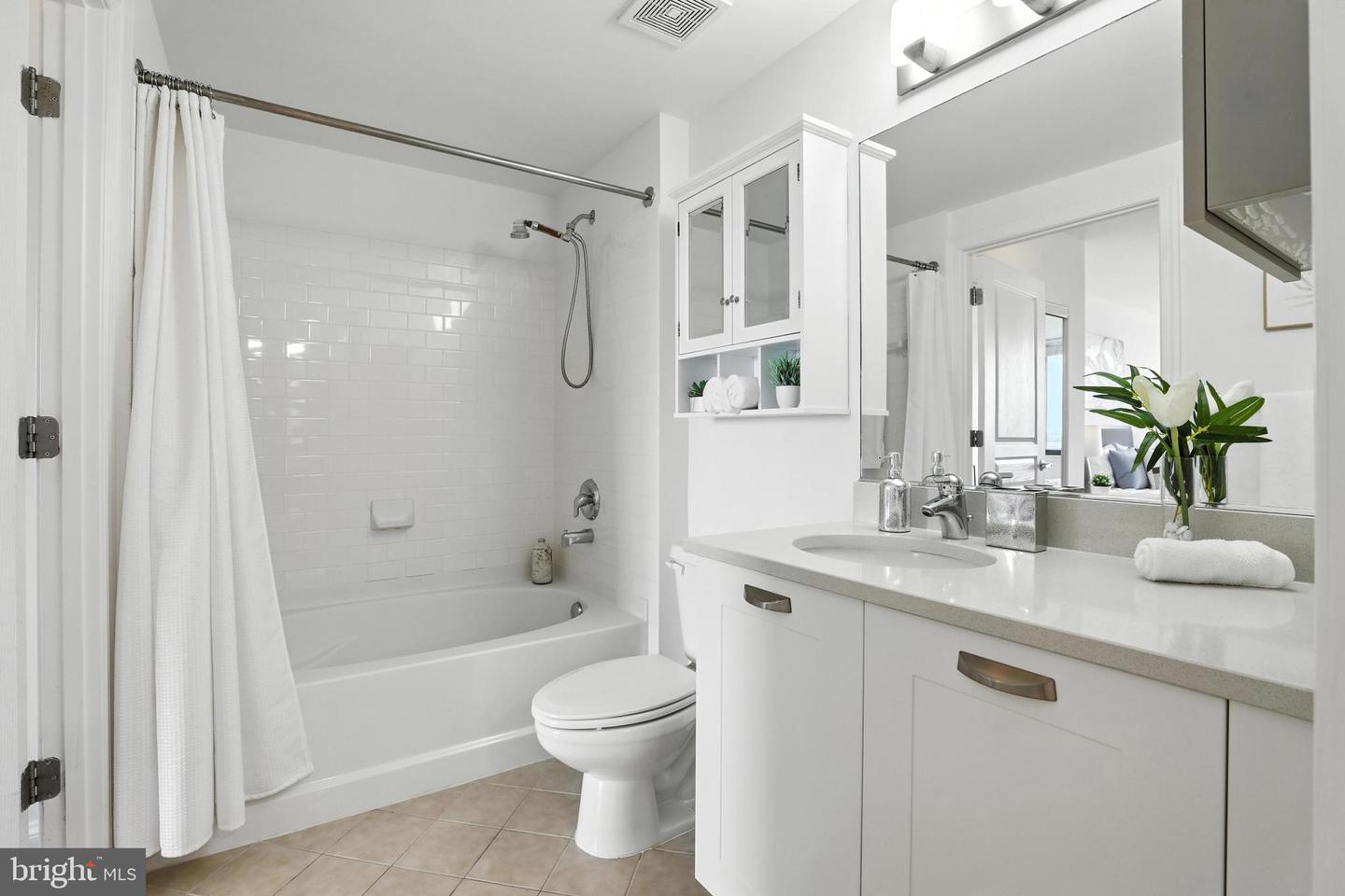 2451 MIDTOWN AVE #1108, ALEXANDRIA, Virginia 22303, 1 Bedroom Bedrooms, ,1 BathroomBathrooms,Residential,For sale,2451 MIDTOWN AVE #1108,VAFX2253152 MLS # VAFX2253152