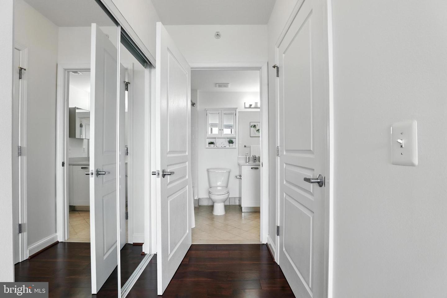 2451 MIDTOWN AVE #1108, ALEXANDRIA, Virginia 22303, 1 Bedroom Bedrooms, ,1 BathroomBathrooms,Residential,For sale,2451 MIDTOWN AVE #1108,VAFX2253152 MLS # VAFX2253152