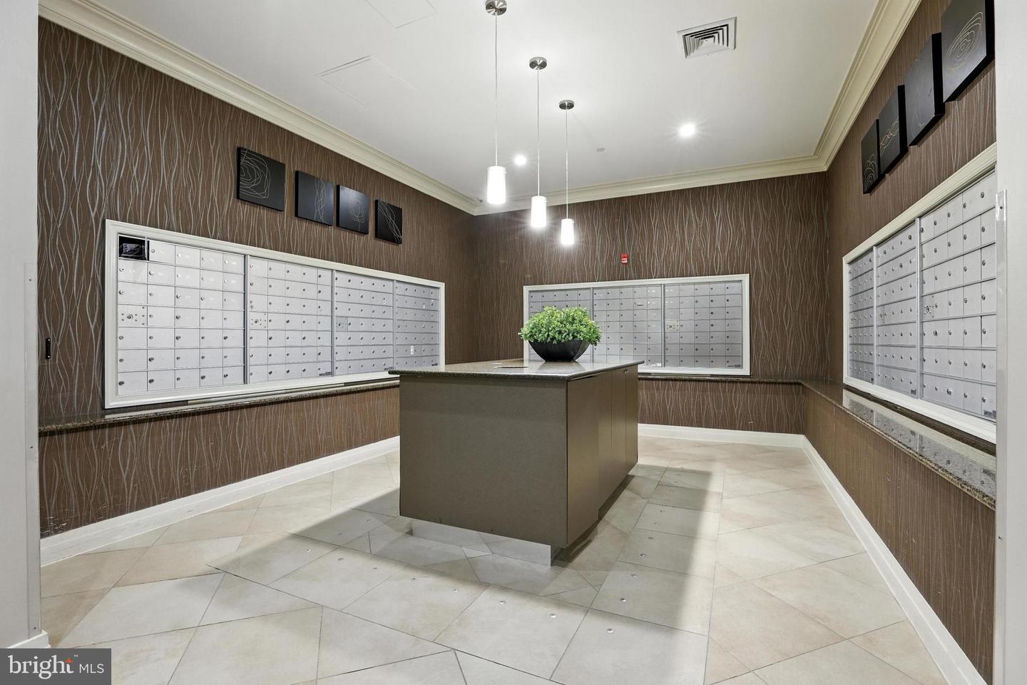 2451 MIDTOWN AVE #1108, ALEXANDRIA, Virginia 22303, 1 Bedroom Bedrooms, ,1 BathroomBathrooms,Residential,For sale,2451 MIDTOWN AVE #1108,VAFX2253152 MLS # VAFX2253152