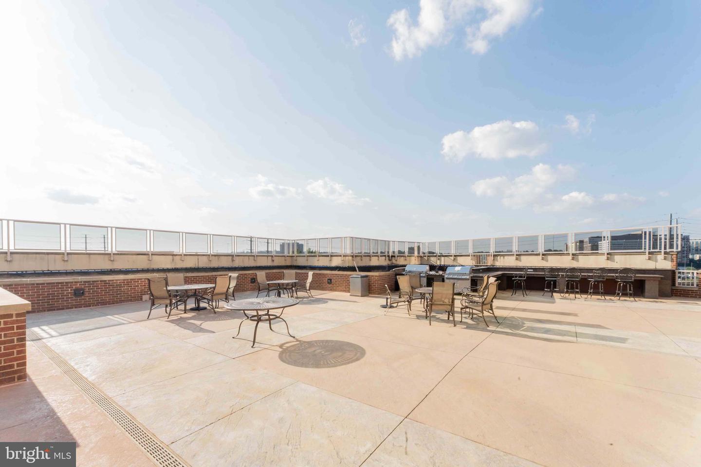 2451 MIDTOWN AVE #1108, ALEXANDRIA, Virginia 22303, 1 Bedroom Bedrooms, ,1 BathroomBathrooms,Residential,For sale,2451 MIDTOWN AVE #1108,VAFX2253152 MLS # VAFX2253152