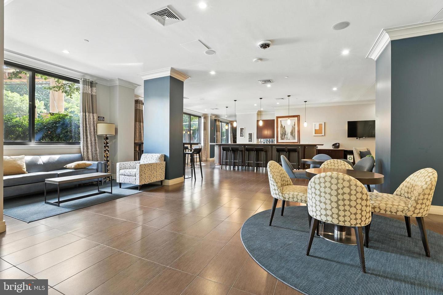 2451 MIDTOWN AVE #1108, ALEXANDRIA, Virginia 22303, 1 Bedroom Bedrooms, ,1 BathroomBathrooms,Residential,For sale,2451 MIDTOWN AVE #1108,VAFX2253152 MLS # VAFX2253152