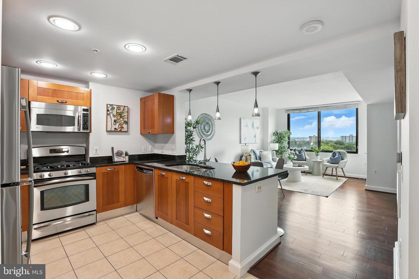 2451 MIDTOWN AVE #1108, ALEXANDRIA, Virginia 22303, 1 Bedroom Bedrooms, ,1 BathroomBathrooms,Residential,For sale,2451 MIDTOWN AVE #1108,VAFX2253152 MLS # VAFX2253152