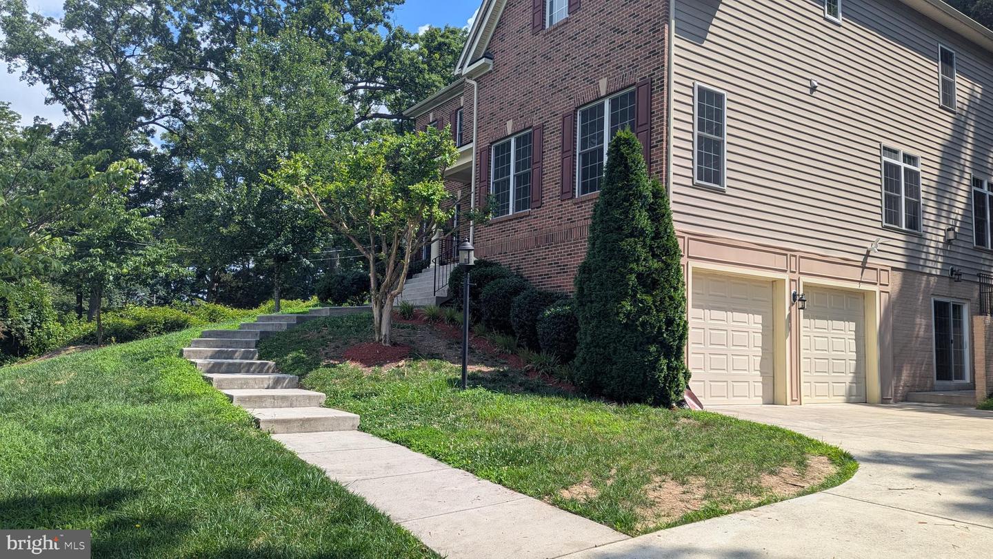 7119 BARRY RD, ALEXANDRIA, Virginia 22315, 6 Bedrooms Bedrooms, ,4 BathroomsBathrooms,Residential,For sale,7119 BARRY RD,VAFX2254496 MLS # VAFX2254496