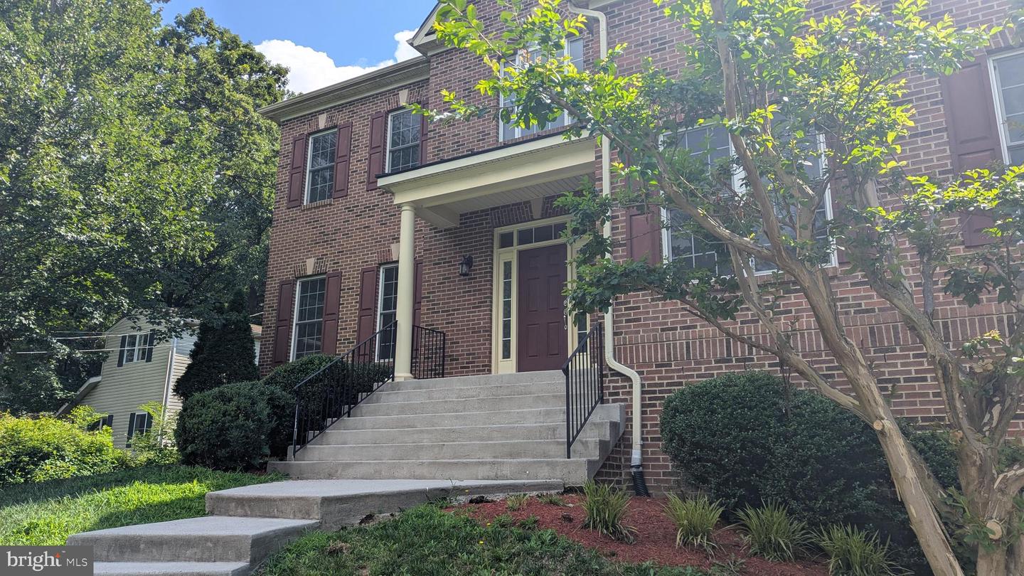 7119 BARRY RD, ALEXANDRIA, Virginia 22315, 6 Bedrooms Bedrooms, ,4 BathroomsBathrooms,Residential,For sale,7119 BARRY RD,VAFX2254496 MLS # VAFX2254496