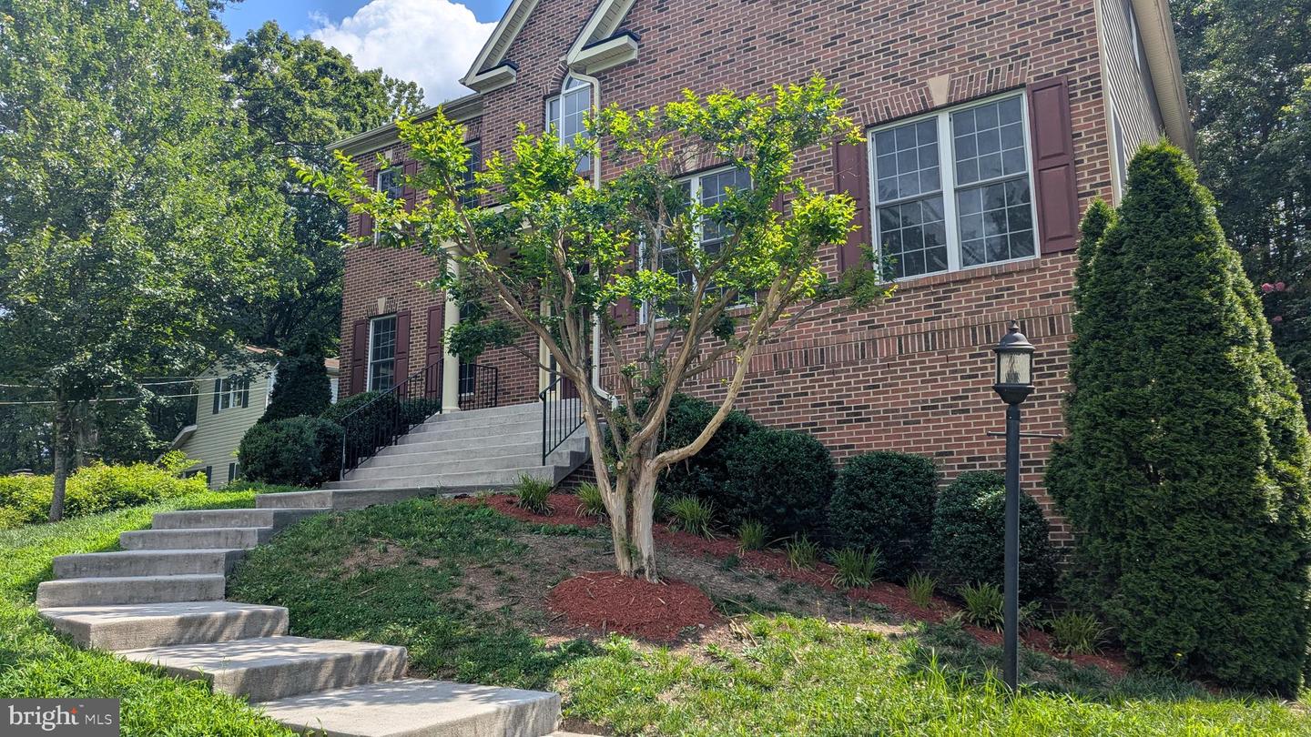 7119 BARRY RD, ALEXANDRIA, Virginia 22315, 6 Bedrooms Bedrooms, ,4 BathroomsBathrooms,Residential,For sale,7119 BARRY RD,VAFX2254496 MLS # VAFX2254496
