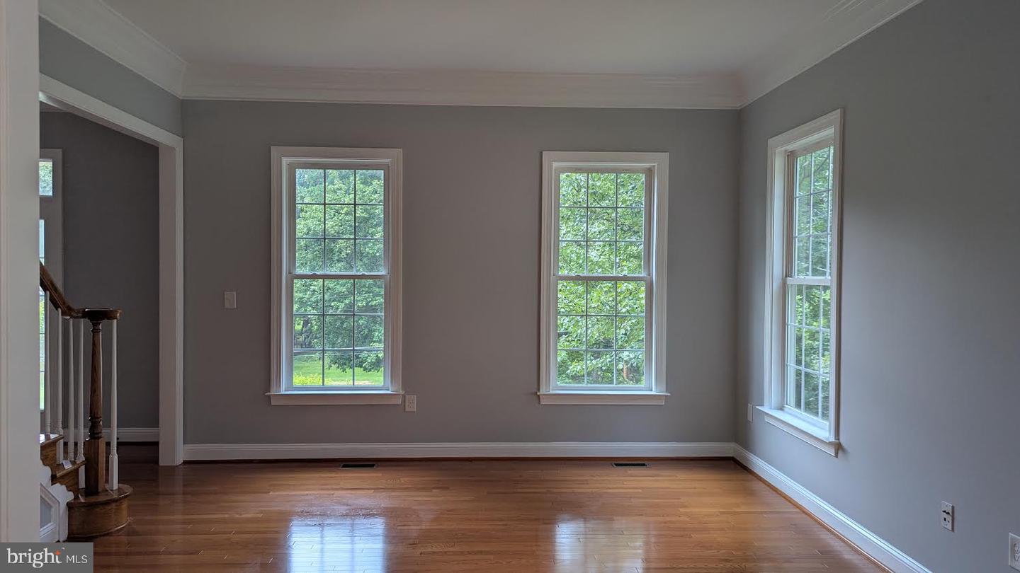 7119 BARRY RD, ALEXANDRIA, Virginia 22315, 6 Bedrooms Bedrooms, ,4 BathroomsBathrooms,Residential,For sale,7119 BARRY RD,VAFX2254496 MLS # VAFX2254496