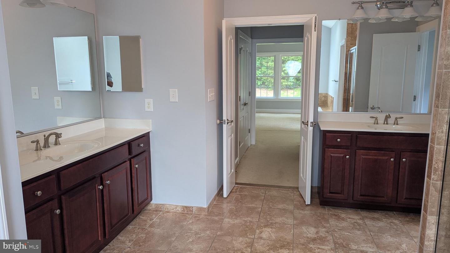 7119 BARRY RD, ALEXANDRIA, Virginia 22315, 6 Bedrooms Bedrooms, ,4 BathroomsBathrooms,Residential,For sale,7119 BARRY RD,VAFX2254496 MLS # VAFX2254496