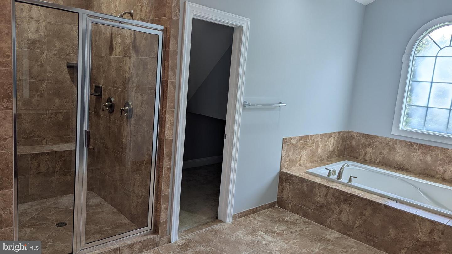 7119 BARRY RD, ALEXANDRIA, Virginia 22315, 6 Bedrooms Bedrooms, ,4 BathroomsBathrooms,Residential,For sale,7119 BARRY RD,VAFX2254496 MLS # VAFX2254496