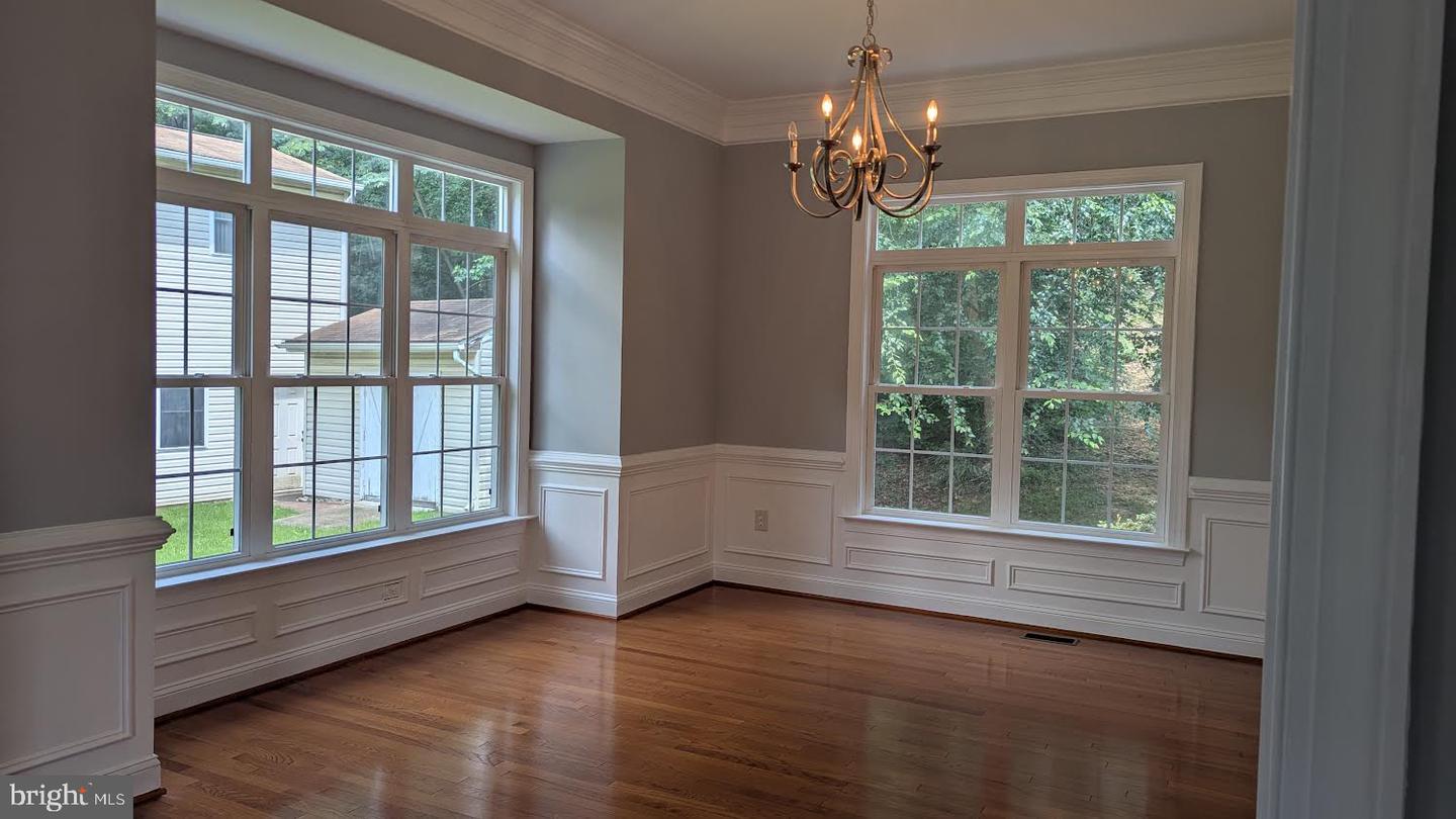 7119 BARRY RD, ALEXANDRIA, Virginia 22315, 6 Bedrooms Bedrooms, ,4 BathroomsBathrooms,Residential,For sale,7119 BARRY RD,VAFX2254496 MLS # VAFX2254496