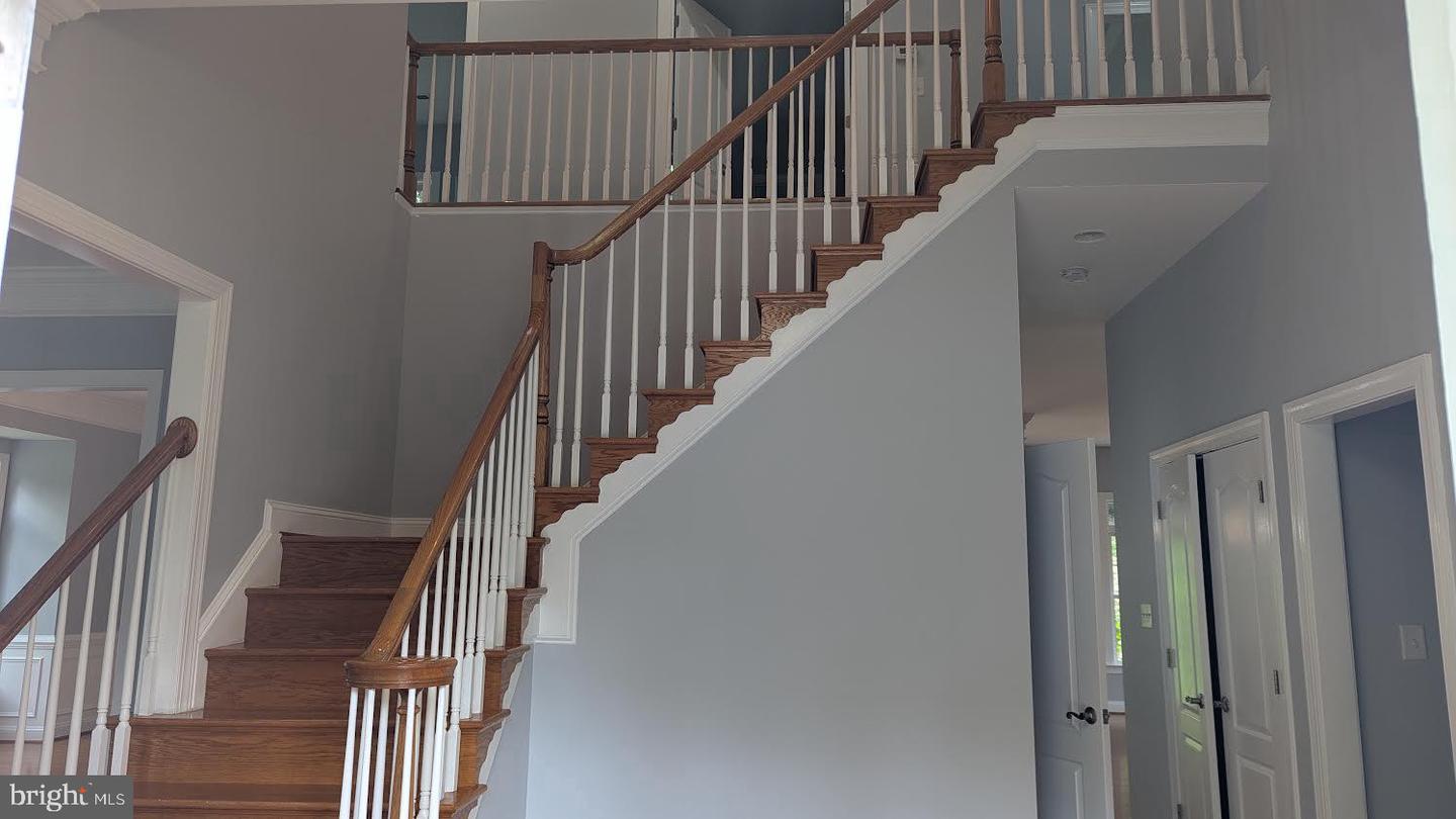 7119 BARRY RD, ALEXANDRIA, Virginia 22315, 6 Bedrooms Bedrooms, ,4 BathroomsBathrooms,Residential,For sale,7119 BARRY RD,VAFX2254496 MLS # VAFX2254496