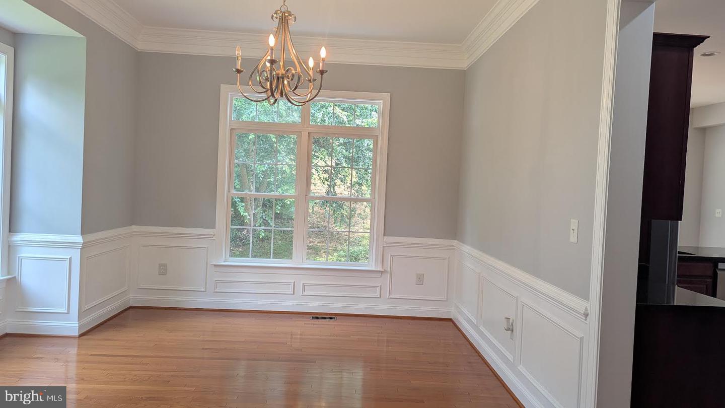 7119 BARRY RD, ALEXANDRIA, Virginia 22315, 6 Bedrooms Bedrooms, ,4 BathroomsBathrooms,Residential,For sale,7119 BARRY RD,VAFX2254496 MLS # VAFX2254496