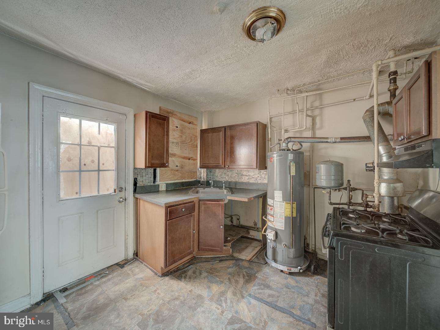 633 MORTON PL NE, WASHINGTON, District Of Columbia 20002, 2 Bedrooms Bedrooms, ,1 BathroomBathrooms,Residential,For sale,633 MORTON PL NE,DCDC2209644 MLS # DCDC2209644