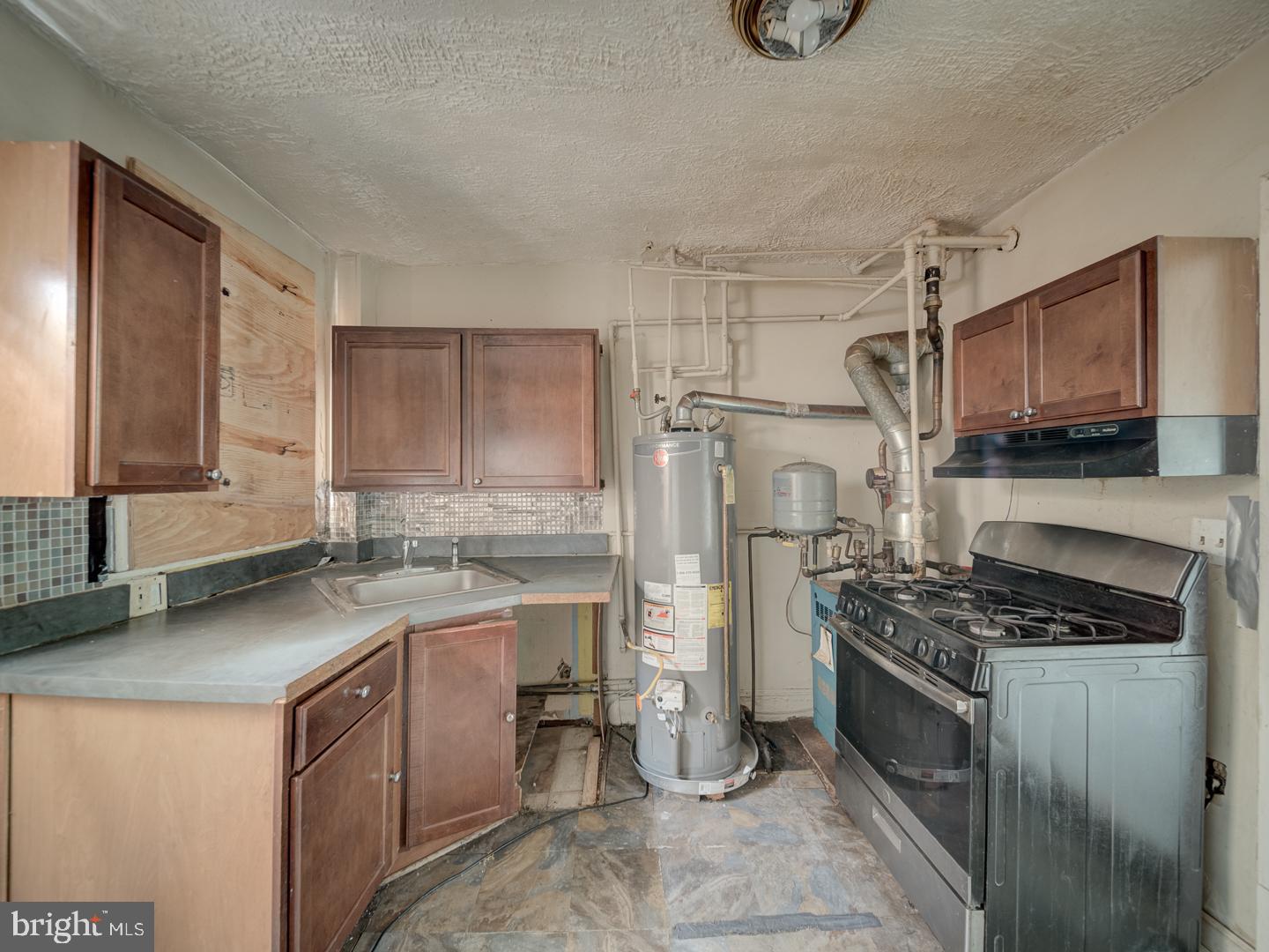 633 MORTON PL NE, WASHINGTON, District Of Columbia 20002, 2 Bedrooms Bedrooms, ,1 BathroomBathrooms,Residential,For sale,633 MORTON PL NE,DCDC2209644 MLS # DCDC2209644