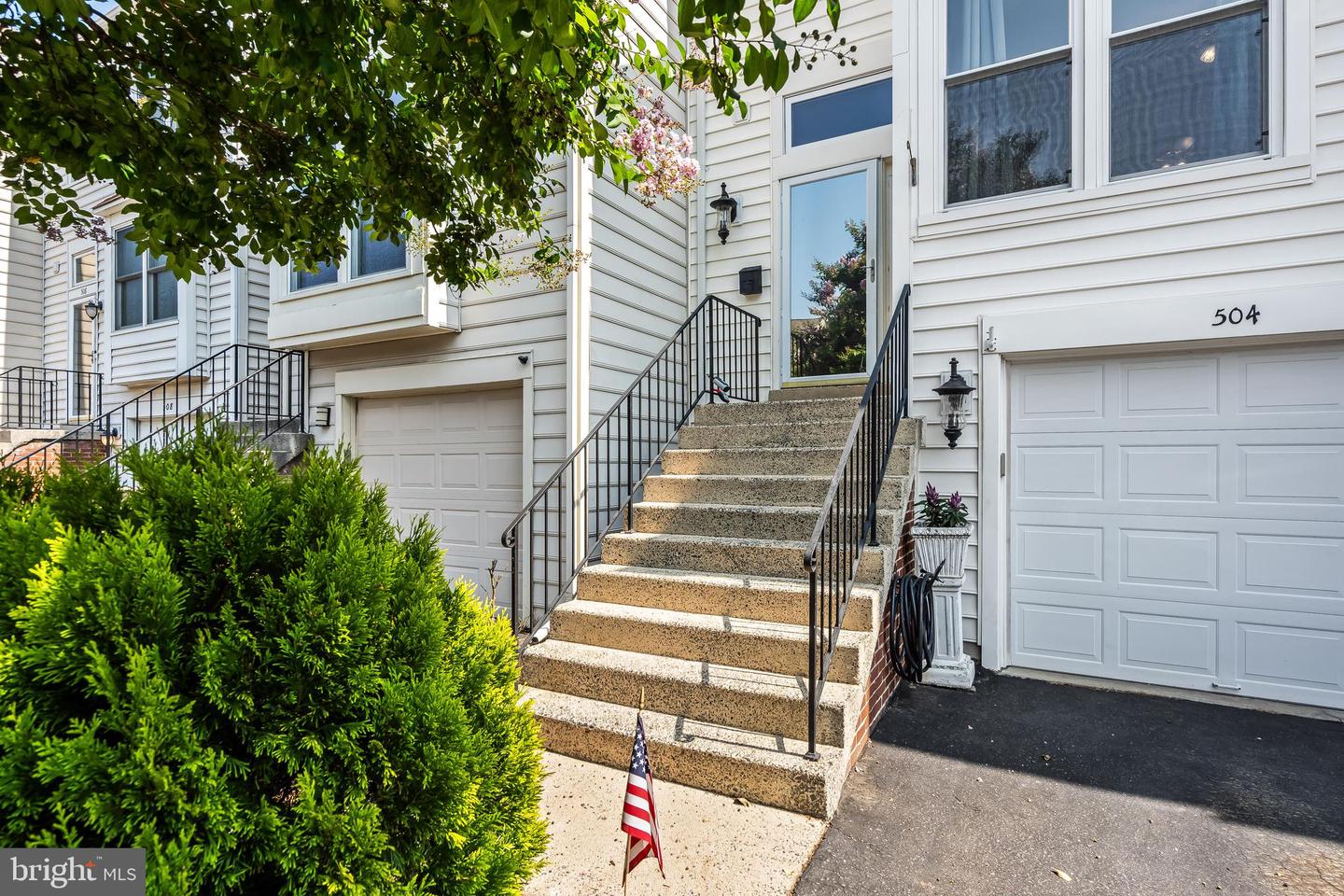 504 DAKOTA DR, HERNDON, Virginia 20170, 4 Bedrooms Bedrooms, ,3 BathroomsBathrooms,Residential,For sale,504 DAKOTA DR,VAFX2254752 MLS # VAFX2254752