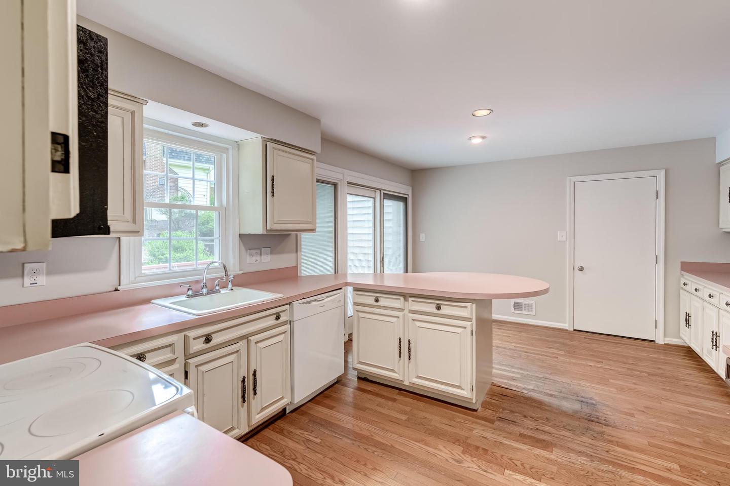 11393 BANTRY TER, FAIRFAX, Virginia 22030, 5 Bedrooms Bedrooms, ,2 BathroomsBathrooms,Residential,For sale,11393 BANTRY TER,VAFX2254898 MLS # VAFX2254898