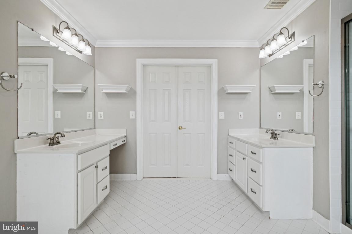 18993 LONGHOUSE PL, LEESBURG, Virginia 20176, 4 Bedrooms Bedrooms, ,4 BathroomsBathrooms,Residential,For sale,18993 LONGHOUSE PL,VALO2101920 MLS # VALO2101920
