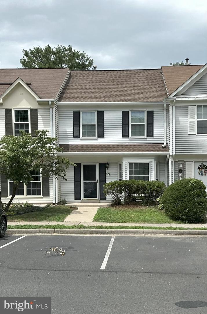 892 SMARTTS LN NE, LEESBURG, Virginia 20176, 3 Bedrooms Bedrooms, ,2 BathroomsBathrooms,Residential,For sale,892 SMARTTS LN NE,VALO2102884 MLS # VALO2102884