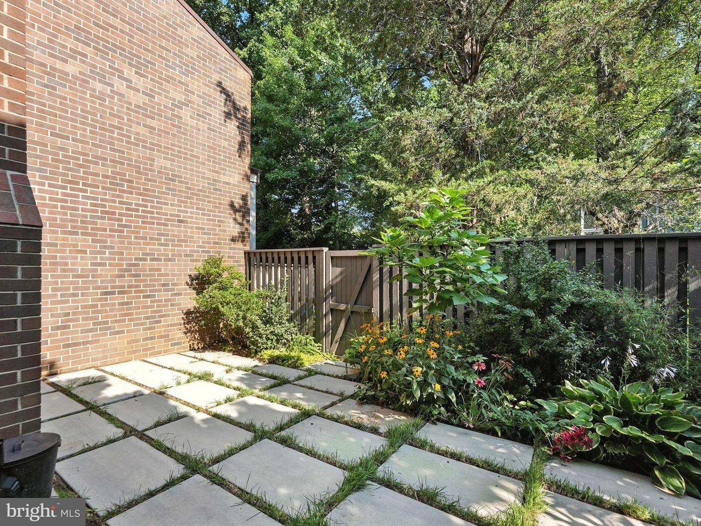 11515 LINKS DR, RESTON, Virginia 20190, 2 Bedrooms Bedrooms, ,1 BathroomBathrooms,Residential,For sale,11515 LINKS DR,VAFX2256932 MLS # VAFX2256932