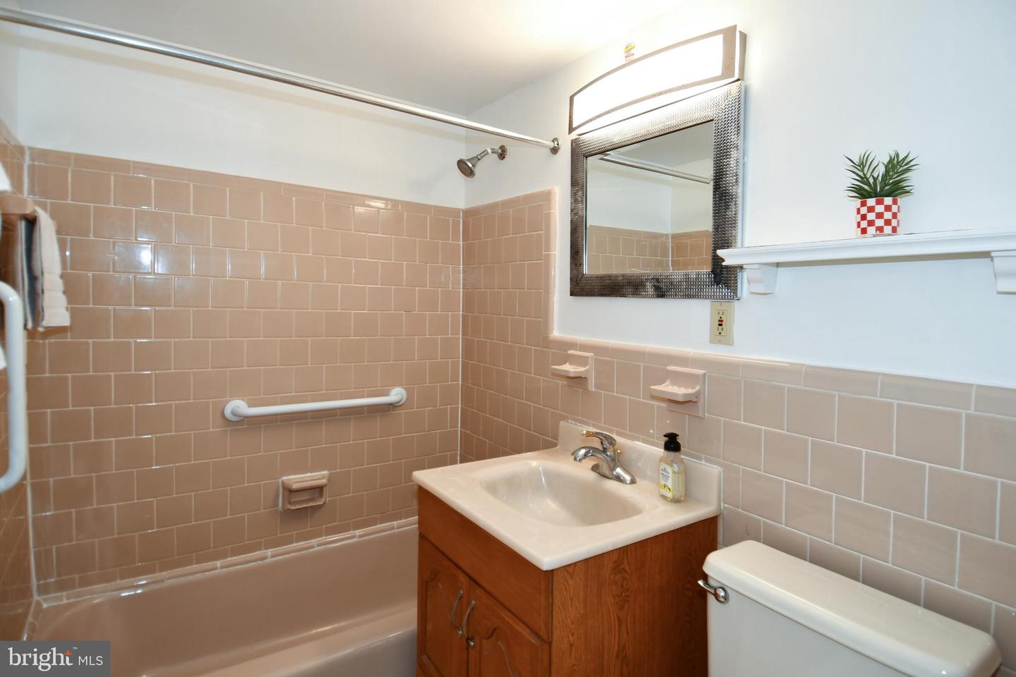 1519 S GEORGE MASON DR #10, ARLINGTON, Virginia 22204, 1 Bedroom Bedrooms, ,1 BathroomBathrooms,Residential,For sale,1519 S GEORGE MASON DR #10,VAAR2061092 MLS # VAAR2061092