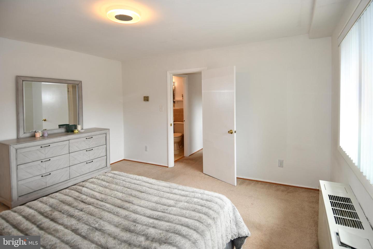 1519 S GEORGE MASON DR #10, ARLINGTON, Virginia 22204, 1 Bedroom Bedrooms, ,1 BathroomBathrooms,Residential,For sale,1519 S GEORGE MASON DR #10,VAAR2061092 MLS # VAAR2061092