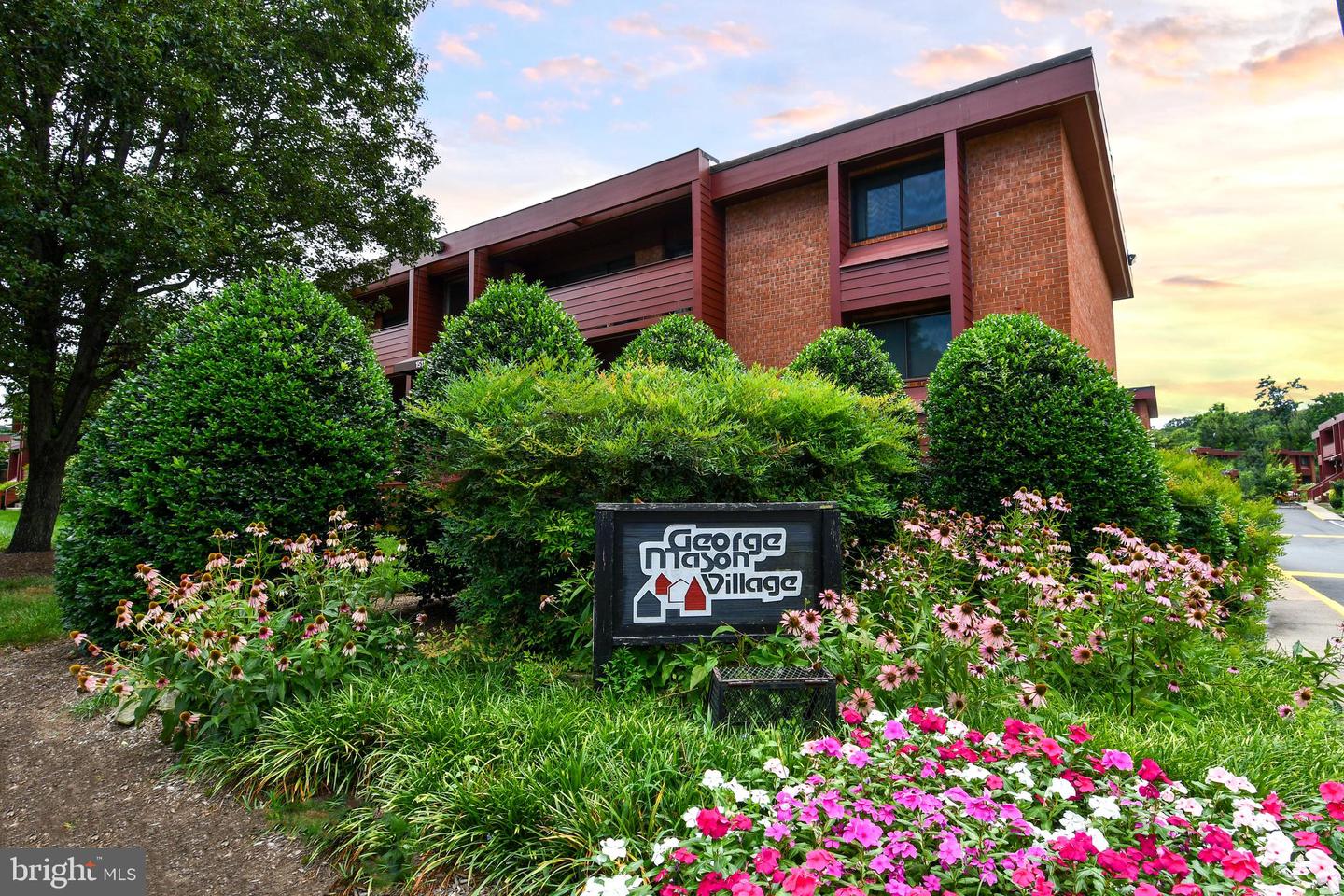 1519 S GEORGE MASON DR #10, ARLINGTON, Virginia 22204, 1 Bedroom Bedrooms, ,1 BathroomBathrooms,Residential,For sale,1519 S GEORGE MASON DR #10,VAAR2061092 MLS # VAAR2061092