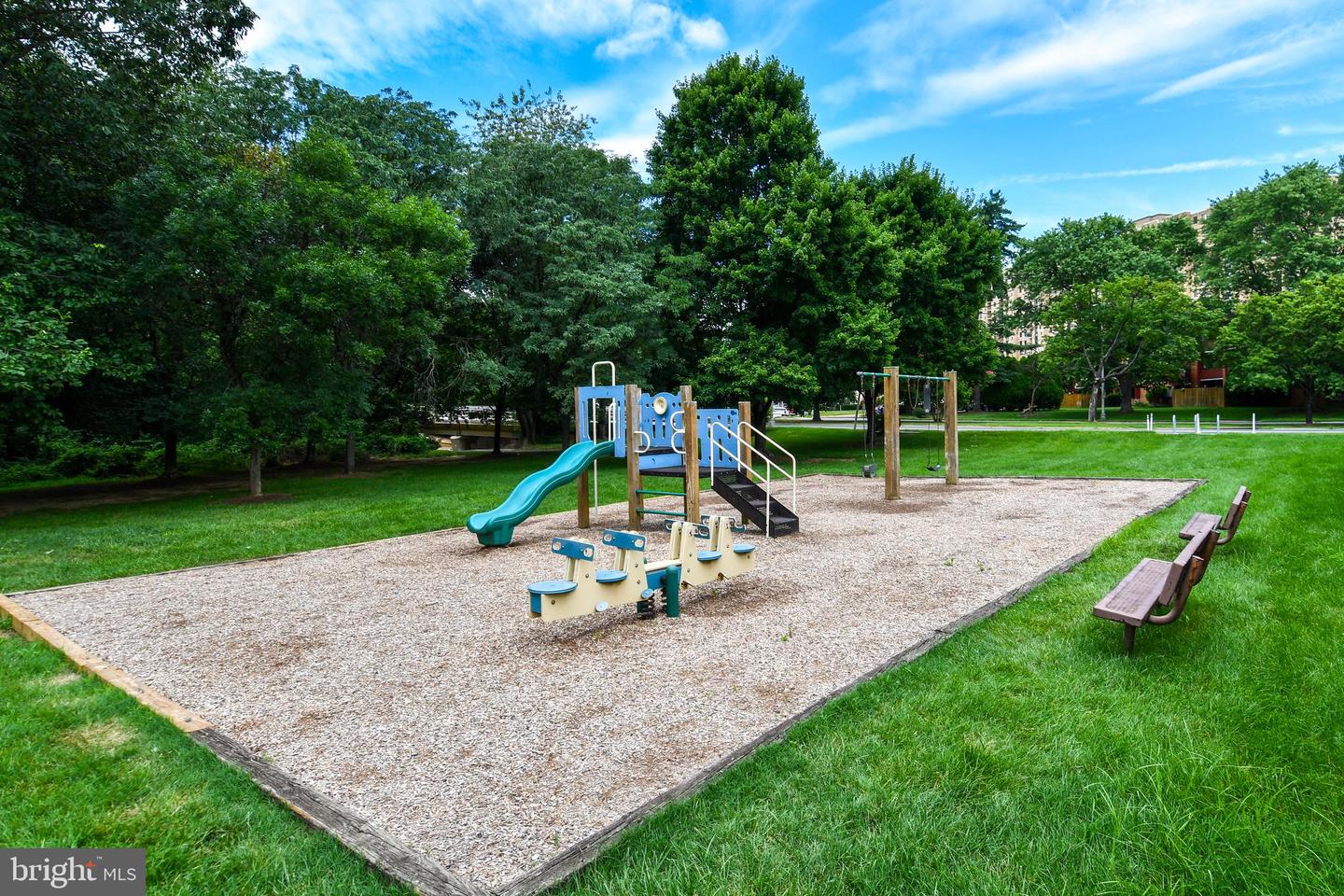 1519 S GEORGE MASON DR #10, ARLINGTON, Virginia 22204, 1 Bedroom Bedrooms, ,1 BathroomBathrooms,Residential,For sale,1519 S GEORGE MASON DR #10,VAAR2061092 MLS # VAAR2061092