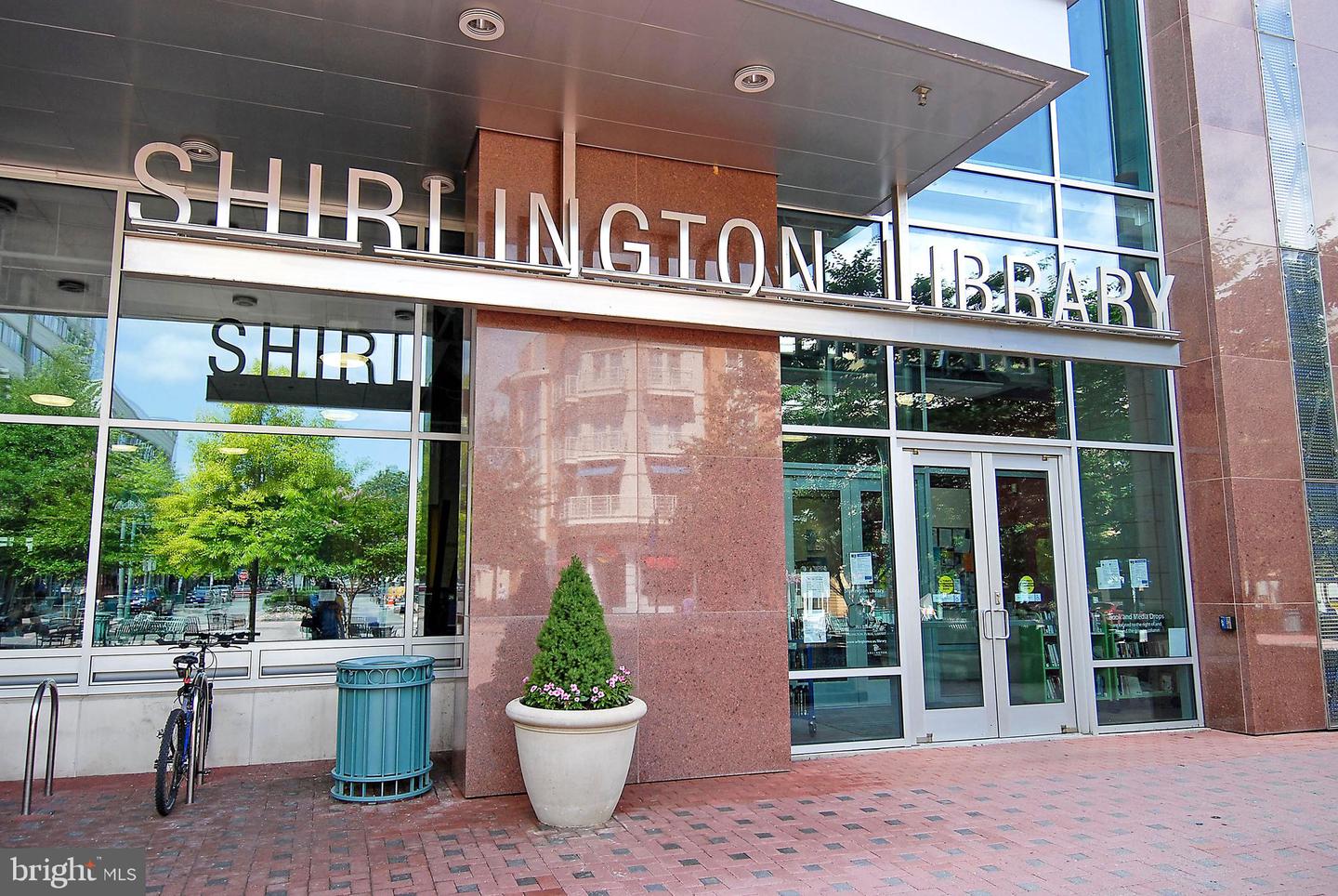 1519 S GEORGE MASON DR #10, ARLINGTON, Virginia 22204, 1 Bedroom Bedrooms, ,1 BathroomBathrooms,Residential,For sale,1519 S GEORGE MASON DR #10,VAAR2061092 MLS # VAAR2061092