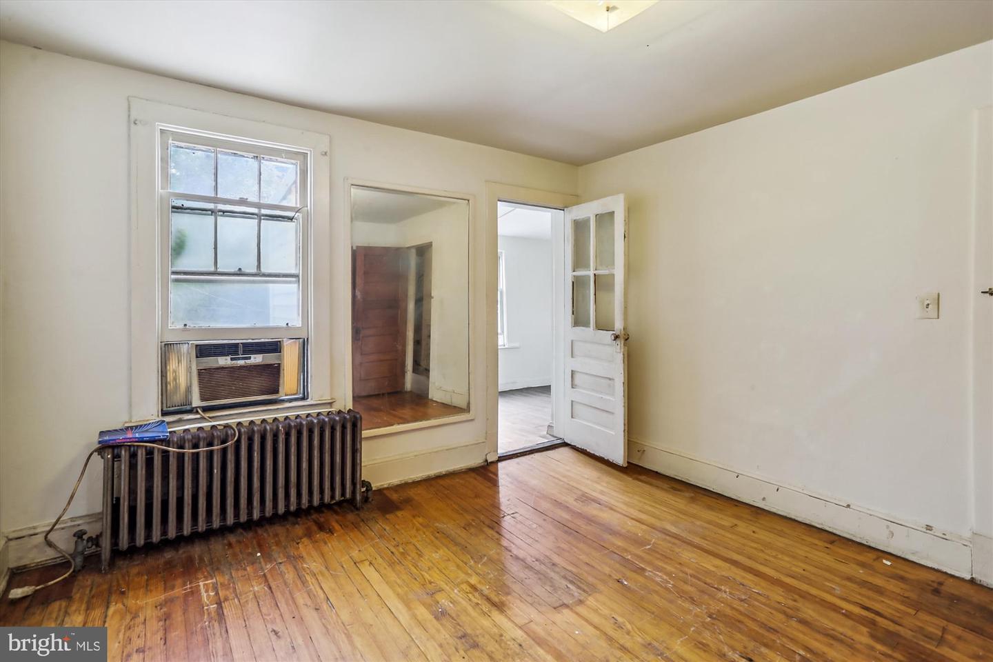 919 FARRAGUT ST NW, WASHINGTON, District Of Columbia 20011, 3 Bedrooms Bedrooms, ,1 BathroomBathrooms,Residential,For sale,919 FARRAGUT ST NW,DCDC2211542 MLS # DCDC2211542