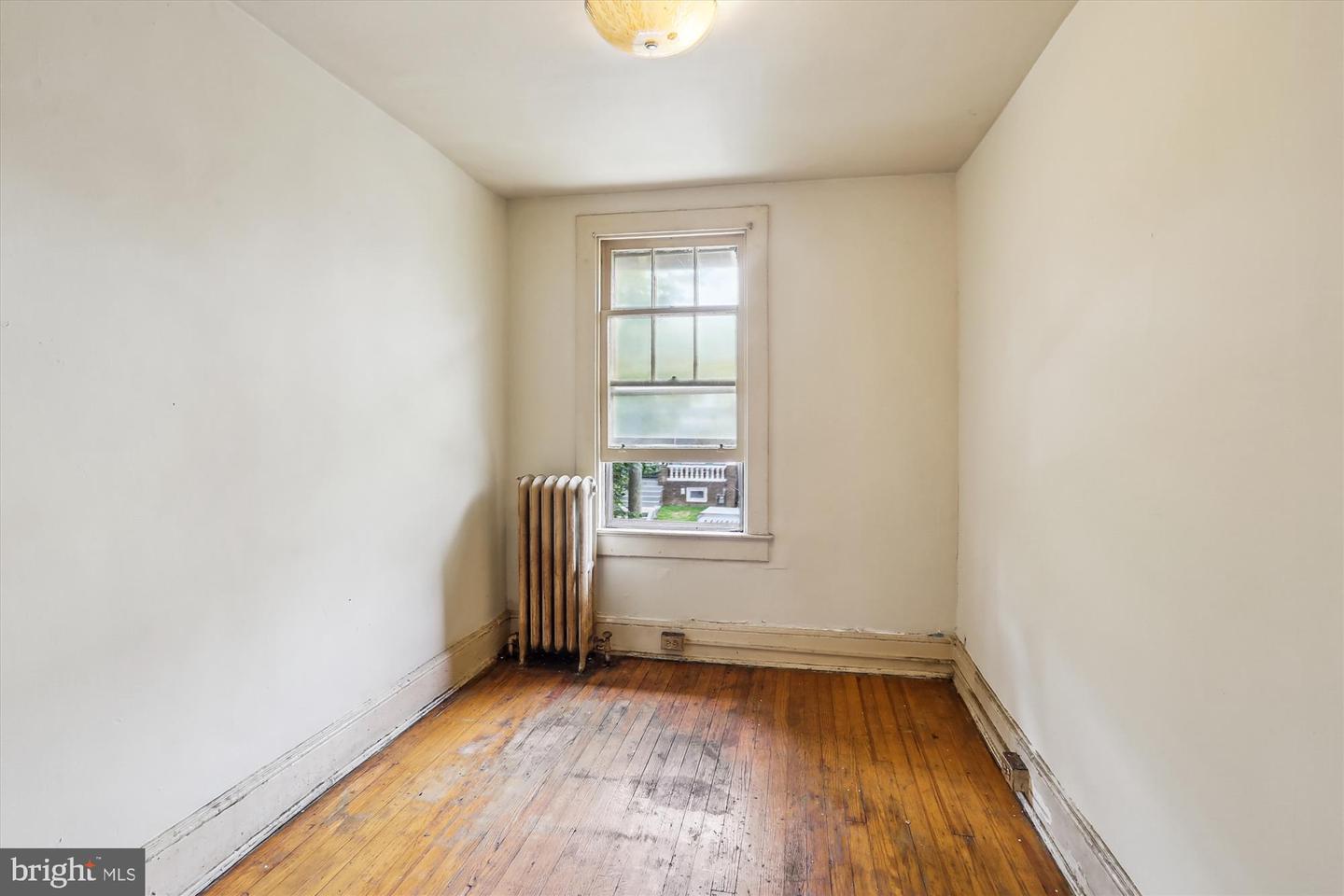 919 FARRAGUT ST NW, WASHINGTON, District Of Columbia 20011, 3 Bedrooms Bedrooms, ,1 BathroomBathrooms,Residential,For sale,919 FARRAGUT ST NW,DCDC2211542 MLS # DCDC2211542