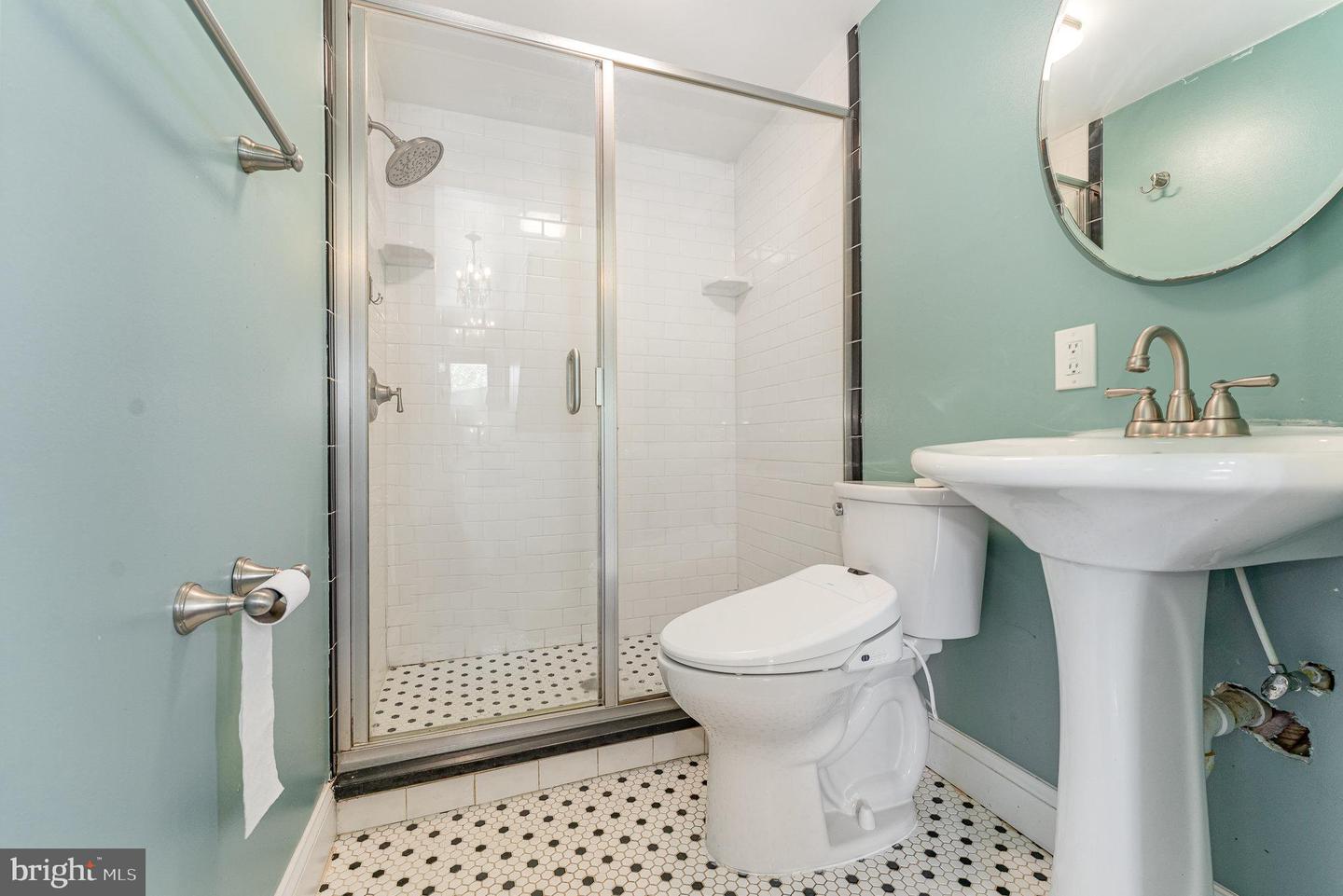 210 SOPHIA ST, FREDERICKSBURG, Virginia 22401, 1 Bedroom Bedrooms, ,1 BathroomBathrooms,Residential,For sale,210 SOPHIA ST,VAFB2008634 MLS # VAFB2008634
