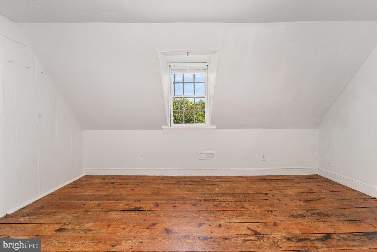 210 SOPHIA ST, FREDERICKSBURG, Virginia 22401, 1 Bedroom Bedrooms, ,1 BathroomBathrooms,Residential,For sale,210 SOPHIA ST,VAFB2008634 MLS # VAFB2008634