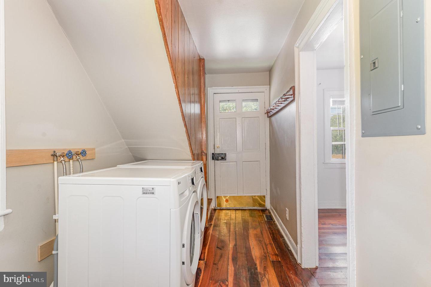 210 SOPHIA ST, FREDERICKSBURG, Virginia 22401, 1 Bedroom Bedrooms, ,1 BathroomBathrooms,Residential,For sale,210 SOPHIA ST,VAFB2008634 MLS # VAFB2008634