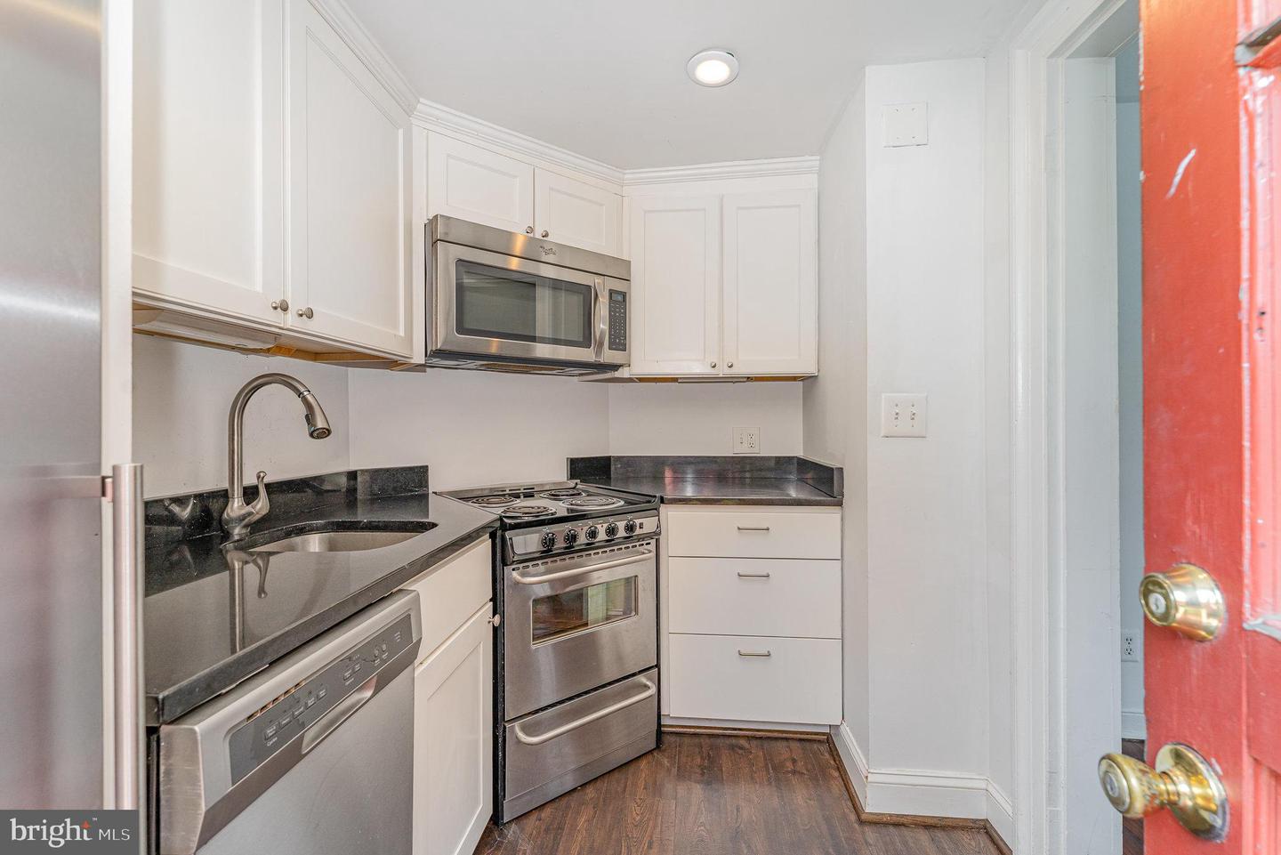 210 SOPHIA ST, FREDERICKSBURG, Virginia 22401, 1 Bedroom Bedrooms, ,1 BathroomBathrooms,Residential,For sale,210 SOPHIA ST,VAFB2008634 MLS # VAFB2008634
