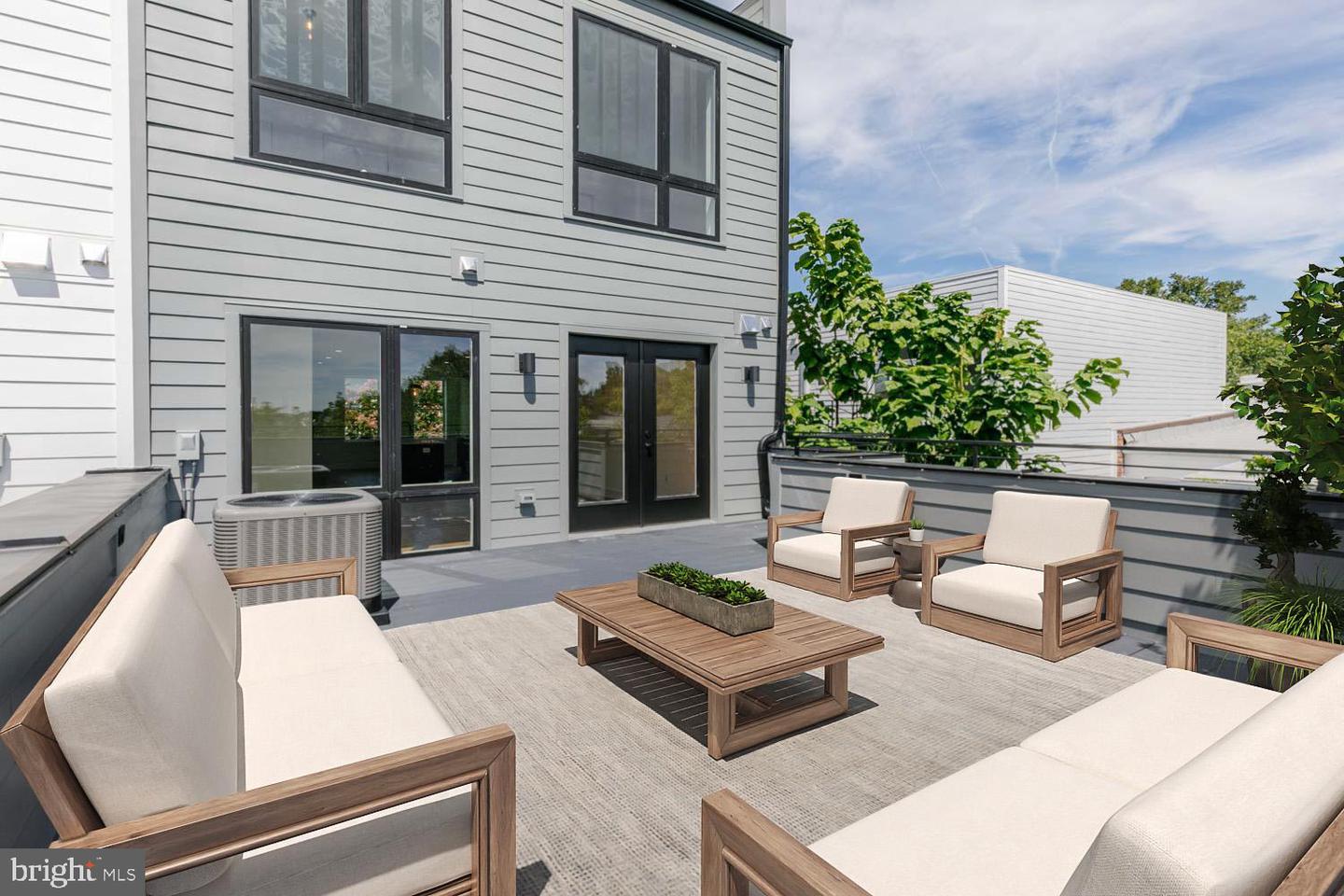 426 MANOR PL NW #C, WASHINGTON, District Of Columbia 20010, 3 Bedrooms Bedrooms, ,2 BathroomsBathrooms,Residential,For sale,426 MANOR PL NW #C,DCDC2211622 MLS # DCDC2211622