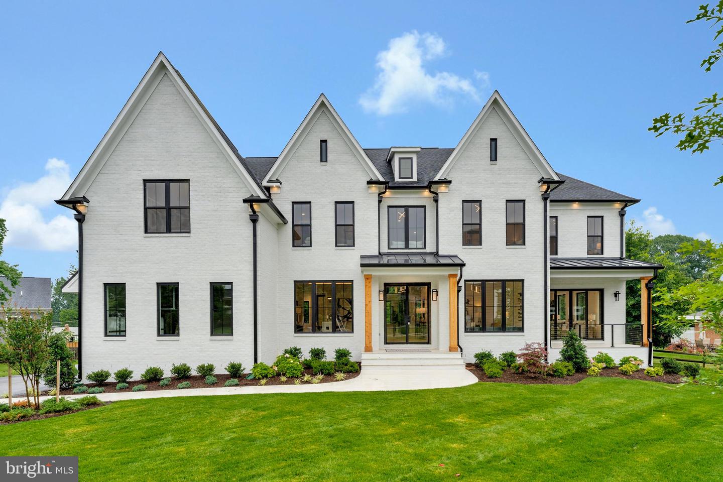 11410 WAPLES MILL RD, OAKTON, Virginia 22124, 5 Bedrooms Bedrooms, ,5 BathroomsBathrooms,Residential,For sale,11410 WAPLES MILL RD,VAFX2256968 MLS # VAFX2256968
