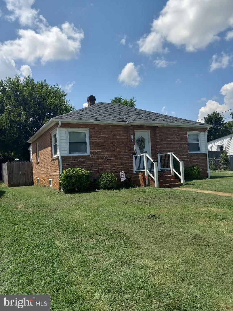 214 WASHINGTON AVE, FRONT ROYAL, Virginia 22630, 3 Bedrooms Bedrooms, ,2 BathroomsBathrooms,Residential,For sale,214 WASHINGTON AVE,VAWR2011812 MLS # VAWR2011812